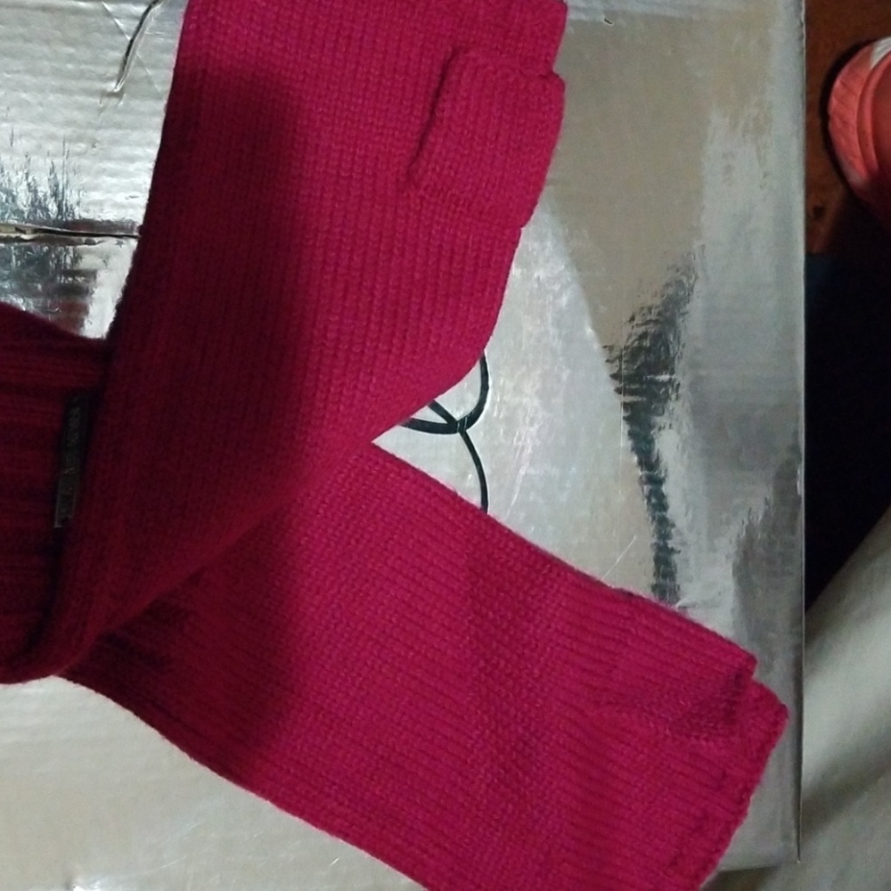 MK gloves